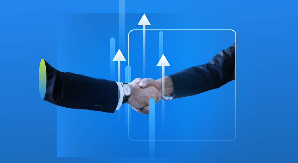 Aperto de mãos simbolizando área de Vendas e Marketing alinhadas no Go-to-Market Intelligence
